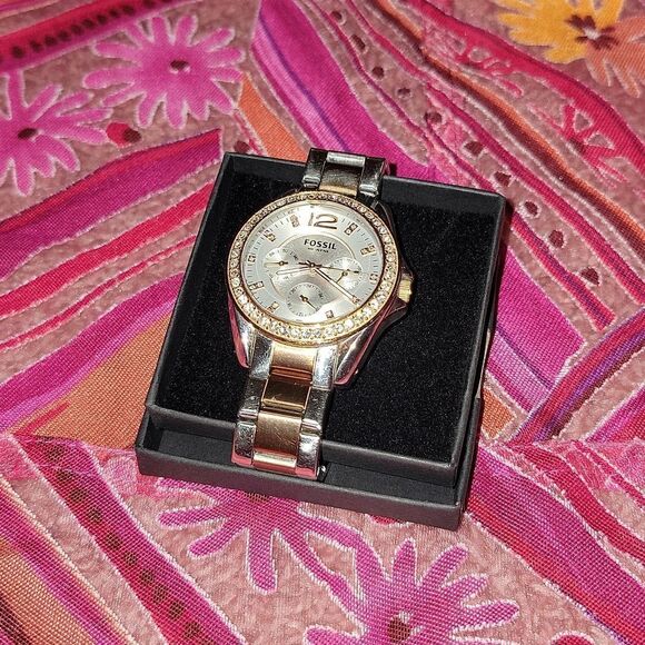 Fossil Riley Multifunction Two Tone Stainless Steel Watch New Battery - Picture 1 of 11